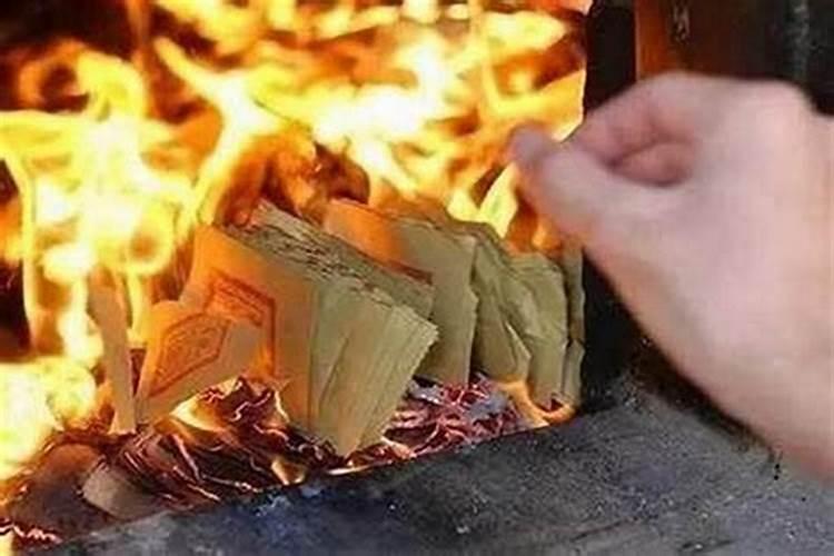“绿色中元节”可以摒弃哪些习俗？
