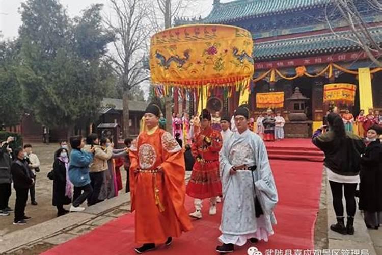 农历二月初二和八月初二拜新坟是什么来历的？