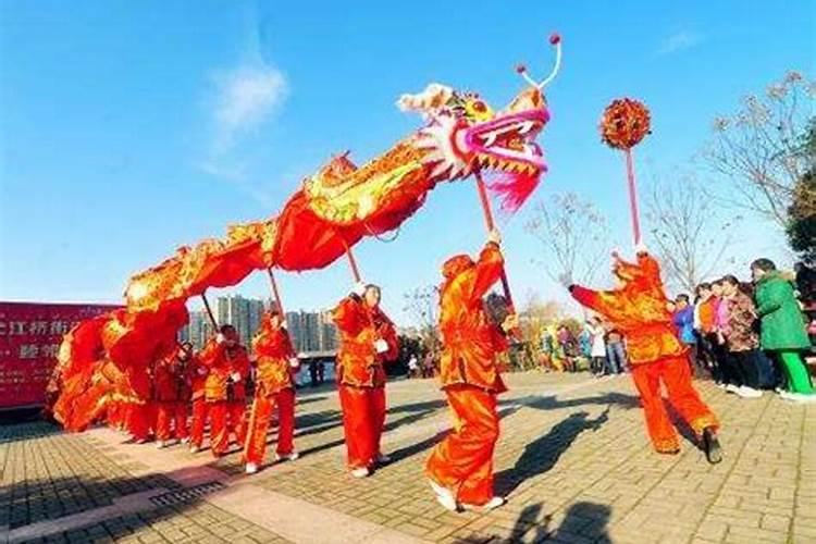女人梦见狗是什么预兆(意思)