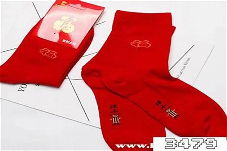 本命年啥时候穿红内衣袜子,本命年穿什么红色最好