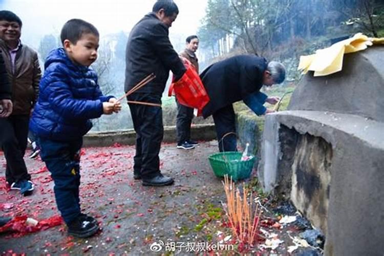 农历七月十五给去世的父亲上坟啥时候最合适是否必须当天？