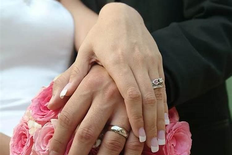 怎么以八字排盘看什么时候结婚？