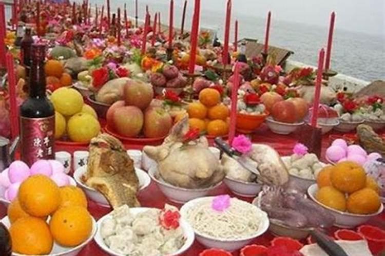 中元节上坟带什么才好呢 中元节祭拜带哪些东西好