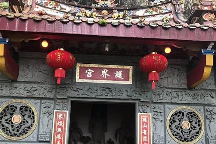梦见蛇并被咬了一口是什么预兆
