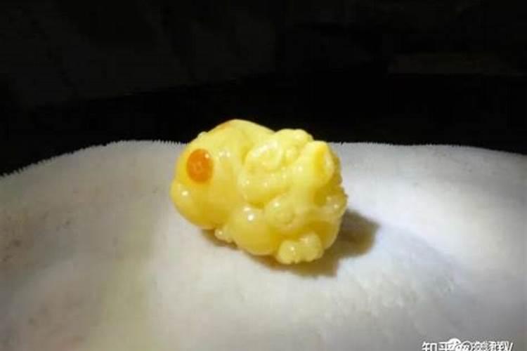 本命年红绳带哪只手