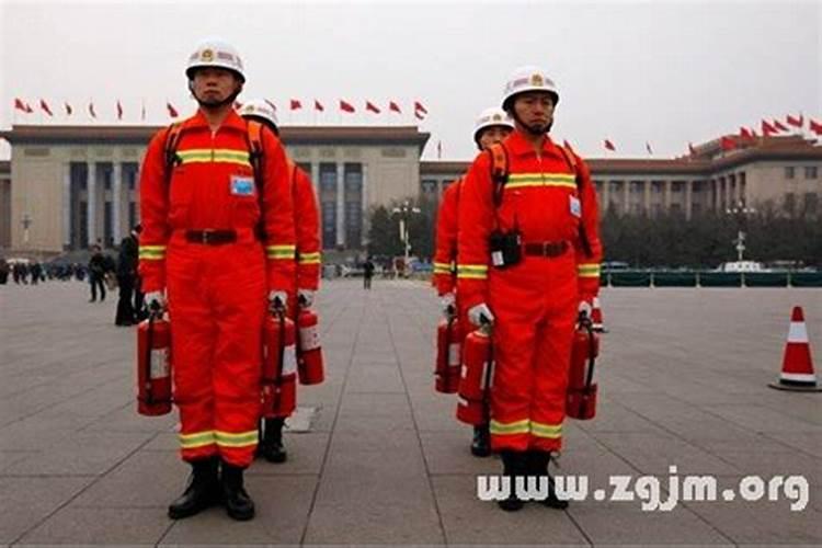 85年牛女2025年运势及每月的运程