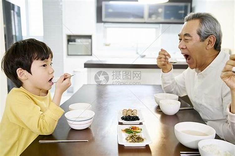 梦见去世的爷爷和健在的奶奶的预兆
