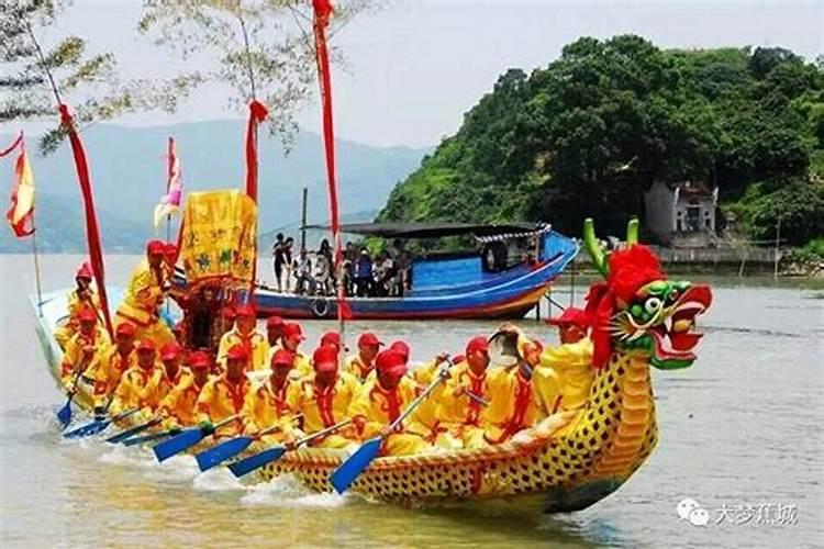 梦见坟地是什么意思 梦见坟地有什么预兆