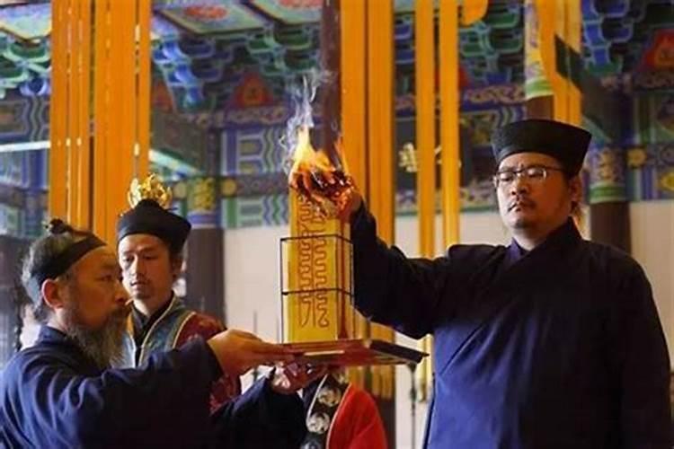 三月十五号以后想去广州看朋友,不知道那边天气怎么样,应该要穿些什么衣...