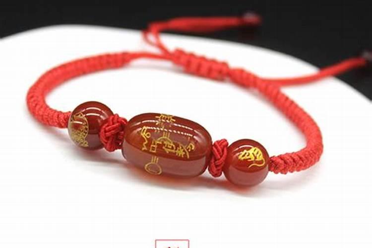 破太岁戴红绳是戴哪只手