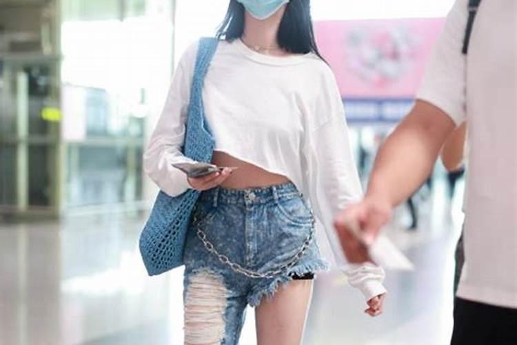 梦见和女友八字不合
