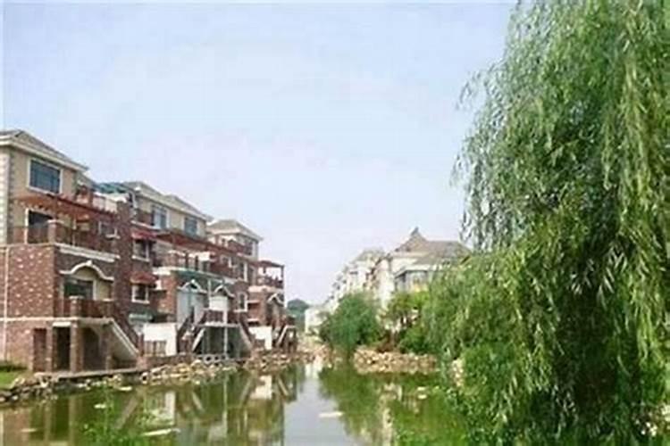 阳宅风水水流向知识周围有水流不好？