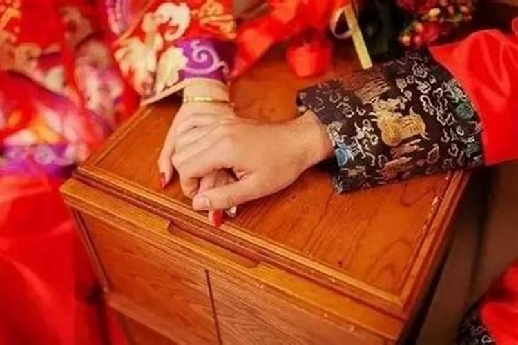 算命的说我官星太弱,什么意思？是感情不顺利,还是婚姻不顺利？
