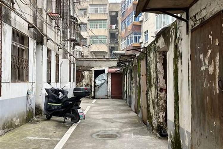 蛇年犯太岁戴什么首饰能化解