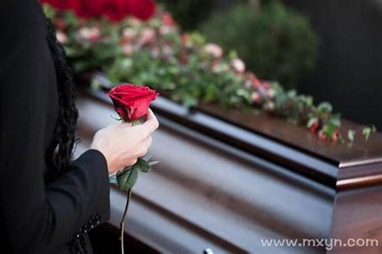 梦见爸爸妈妈死了的预兆