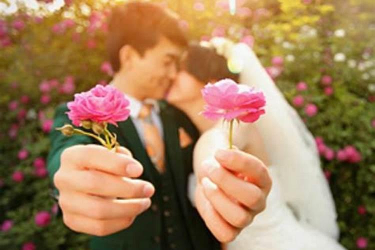 梦见跟同学结婚了是什么意思？
