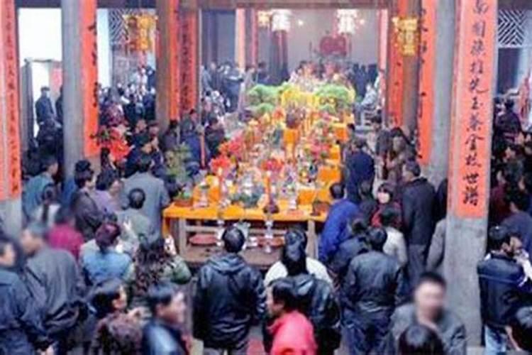女人梦见船和水还有人
