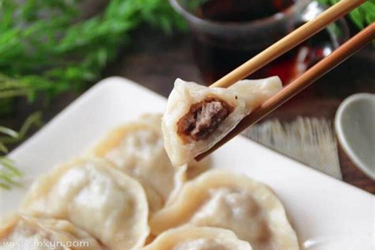梦见吃饺子是什么意思 做梦梦见吃饺子什么征兆