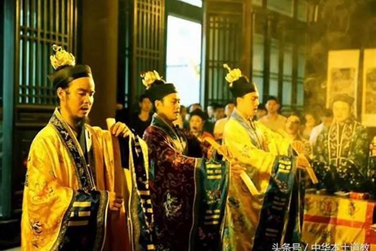 我农历一九九五年十月初一 是什么星座 射手还是天蝎..弄的我很纠结百...
