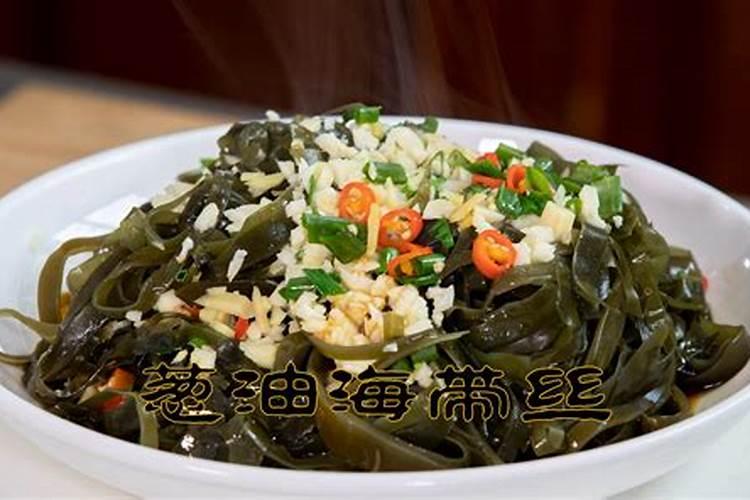 上海一对情侣沙滩边热吻不知涨潮,保安当时的做法有多搞笑？