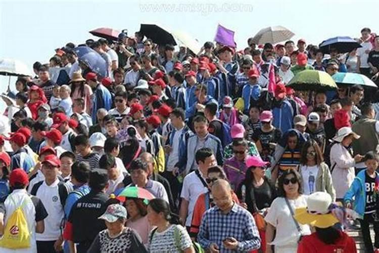 梦见很多人是什么意思 梦见很多人的意思解析