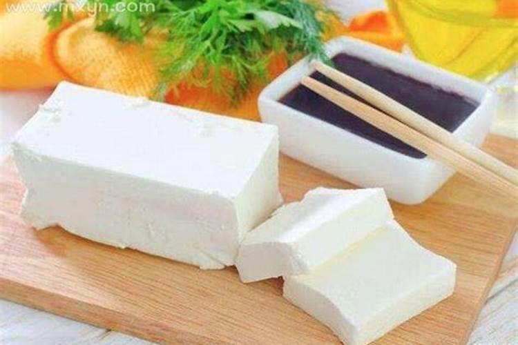 梦见捡鱼吃鱼吃豆腐的预兆