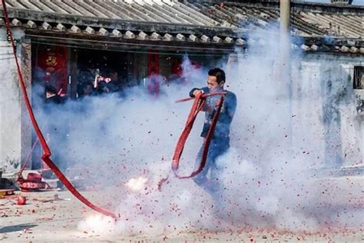 梦见梦别人放鞭炮的预兆