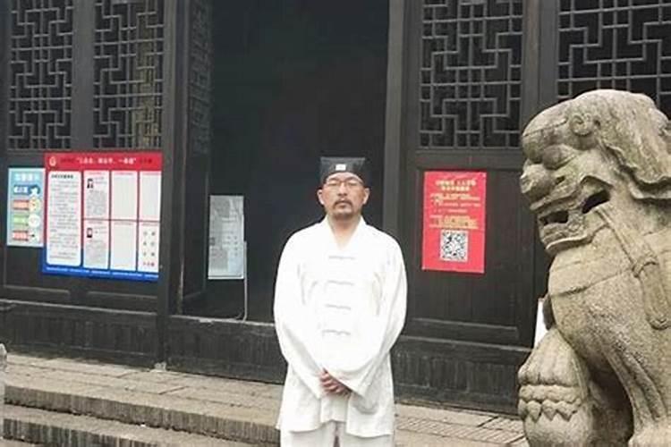 童子鸡跟公鸡的区别