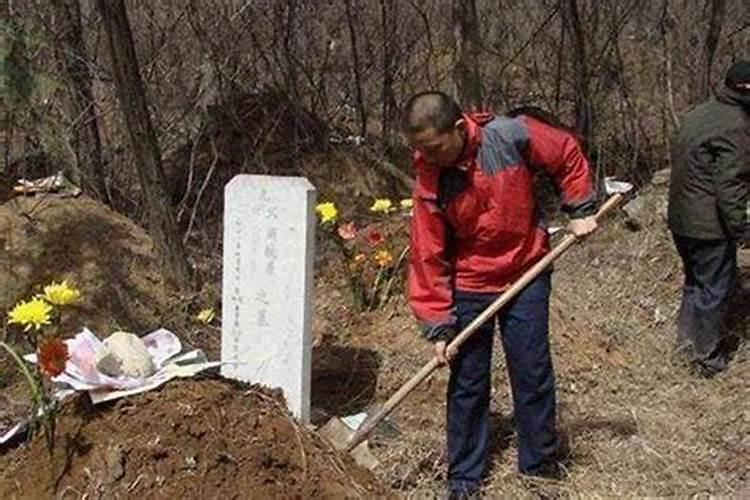 中元节墓地不让烧纸回来还能烧纸吗
