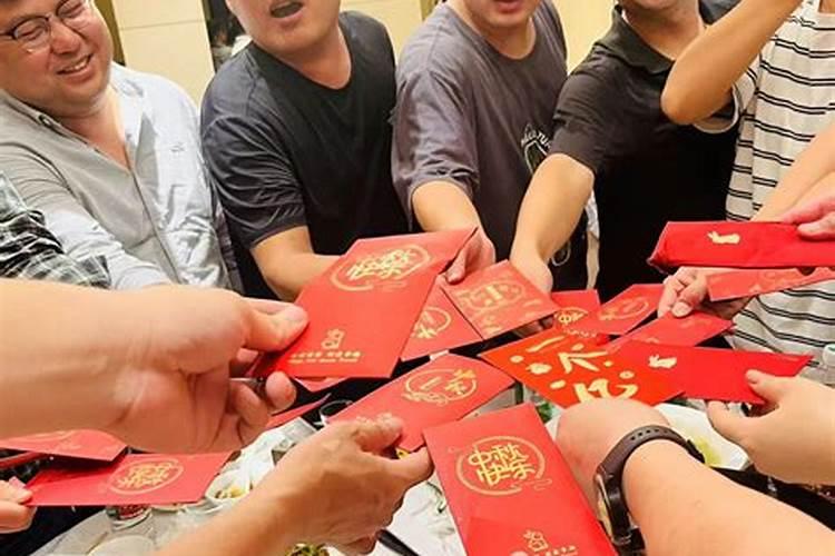 公司会在哪些节假日给员工发放福利呢？