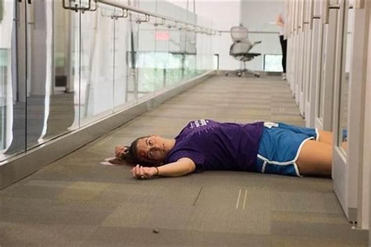 梦到同事死了是什么意思