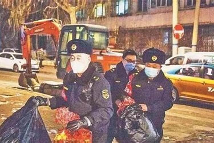 听说老人去世不足一年,7月15不能去墓地烧纸,是所谓的不能烧“节令纸...