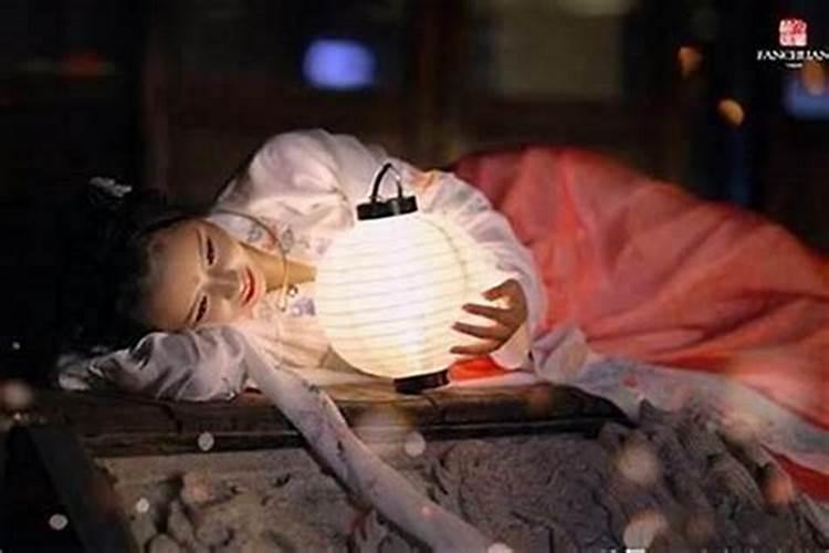 十月出生的狗女命运是什么 不同出生月份属狗人的行运