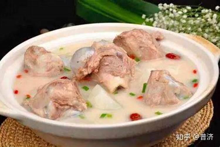 昨天晚上梦见前男友跟他们一家人关于结婚的事