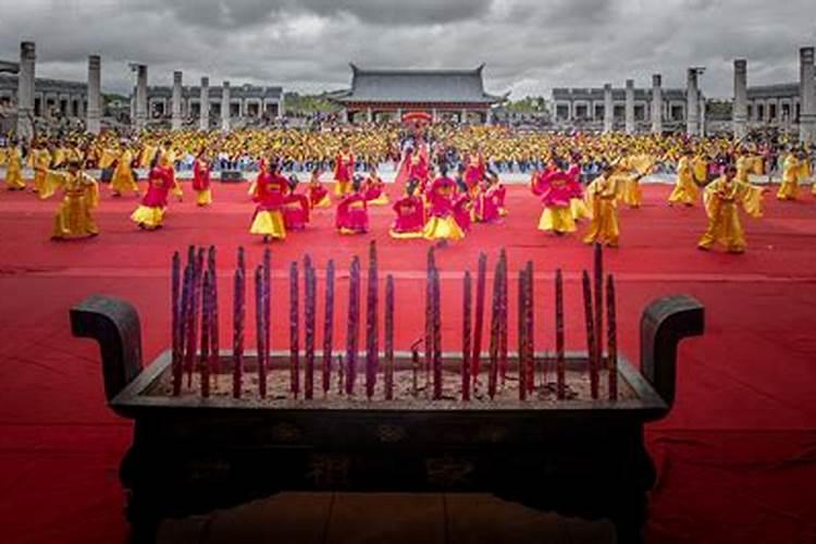 圆坟和巡山是什么 各地圆坟的风俗