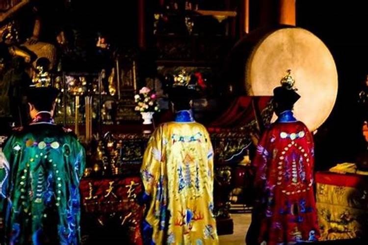 女人做梦梦见被异性告白