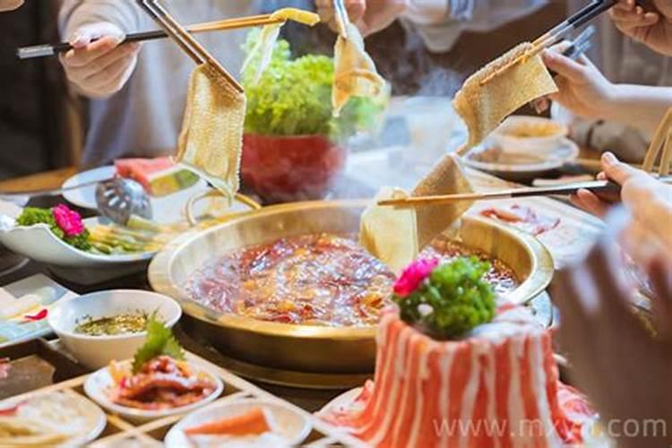 梦见自己和死人躺一块的预兆