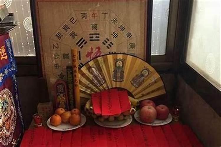 母爱温暖如阳抚打一精准动物