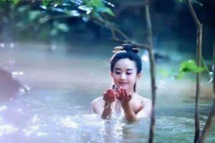 梦见自己老公没穿衣服的预兆