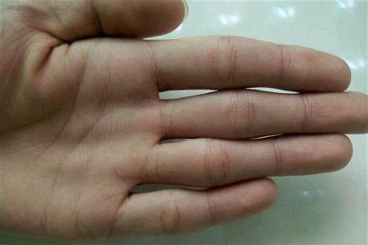 手指间隙藏着什么秘密 手指缝隙大小看性格？