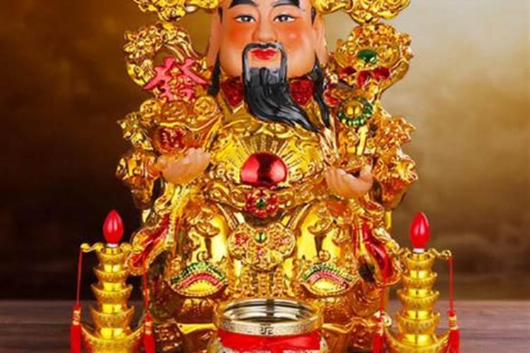 女属虎的戴什么招财转运