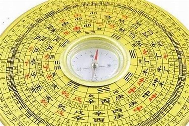 2025年属蛇人带啥好