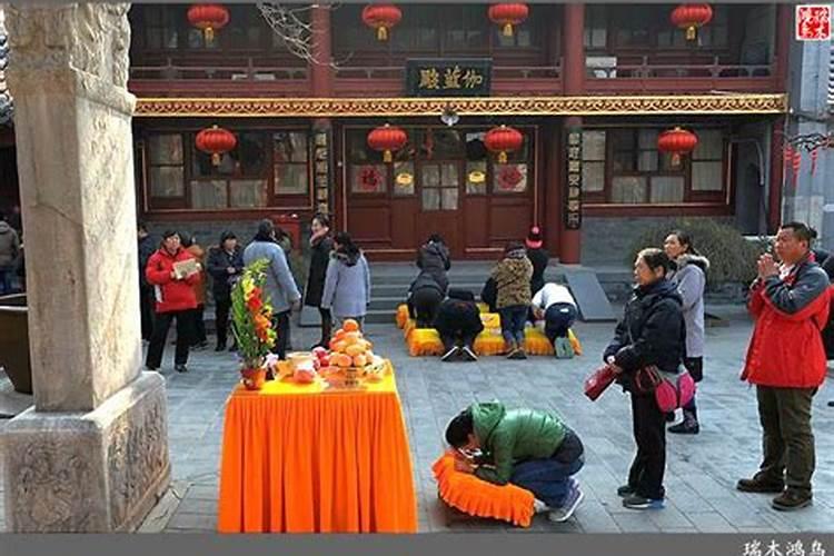 正月初几去寺庙上香好
