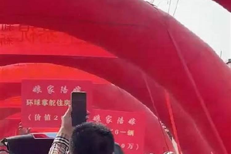 属鼠女和属鼠男的婚姻状况怎么样属鼠男和属鼠女情感相配吗