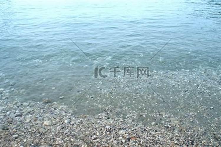 梦见蓝色水的预兆