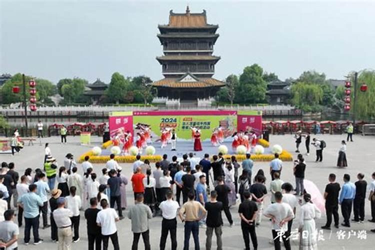 我夜里梦见女儿谈了男朋友,我不同意,我拼命去追赶女儿,可是怎么也追...