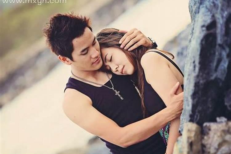 梦见和女人亲嘴拥抱是什么预兆？