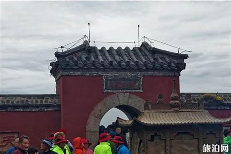 山东泰山的导游词