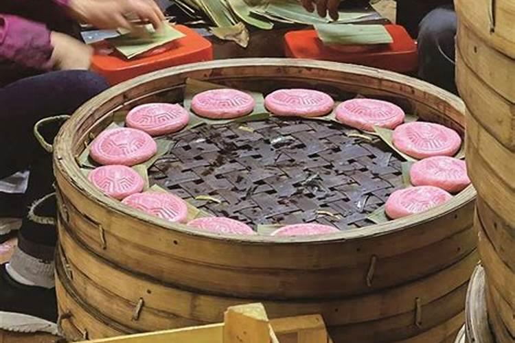 地球在公转过程中,二分二至时的全球昼夜长短状况是如何的？