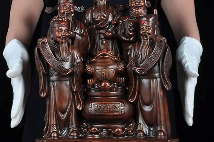 在饭店中摆放财神爷需要注意哪些
